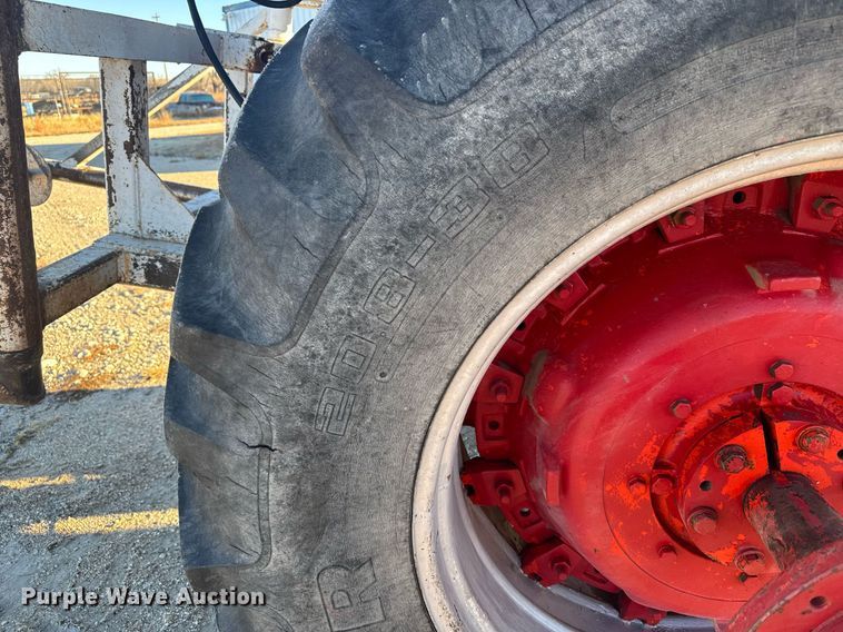 image for item DX3889 1975 Case 1370 tractor