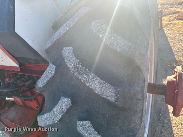 image for item DX3889 1975 Case 1370 tractor