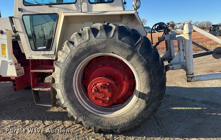 image for item DX3889 1975 Case 1370 tractor