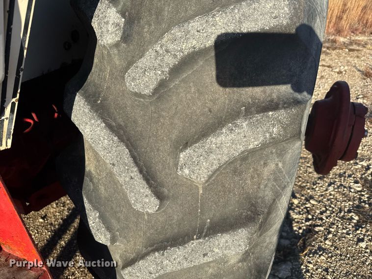 image for item DX3889 1975 Case 1370 tractor