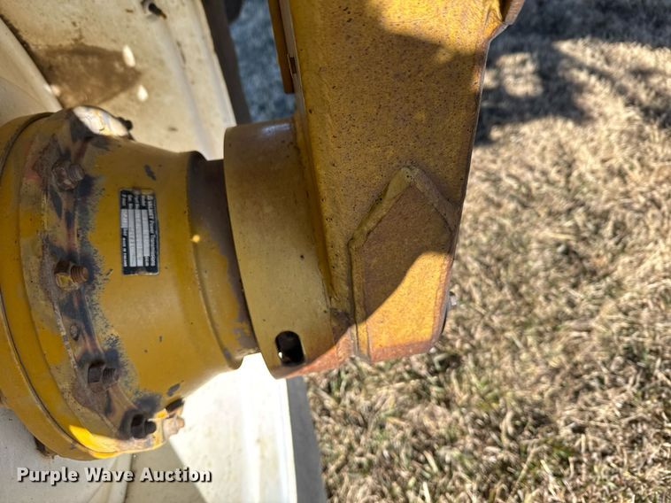 image for item DX3897 RoGator 664 sprayer