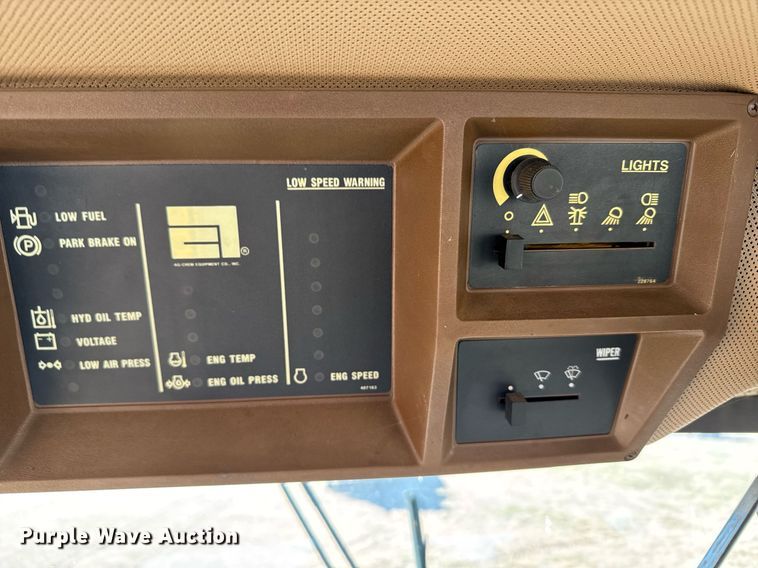 image for item DX3897 RoGator 664 sprayer