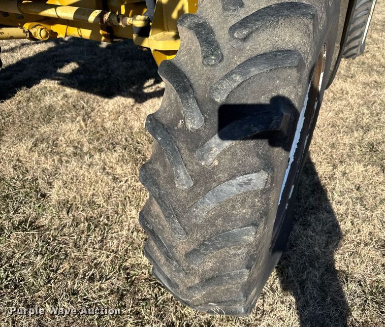 image for item DX3897 RoGator 664 sprayer