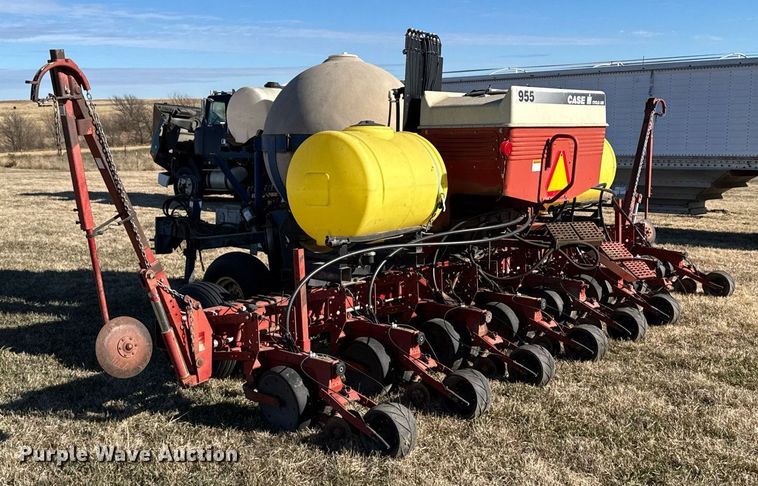 image for item DX3898 Case IH 955 planter