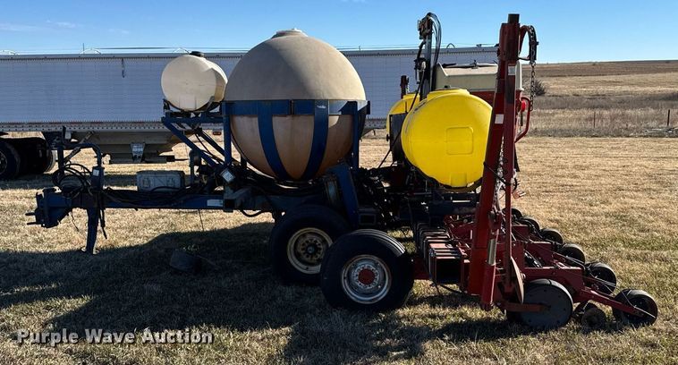 image for item DX3898 Case IH 955 planter