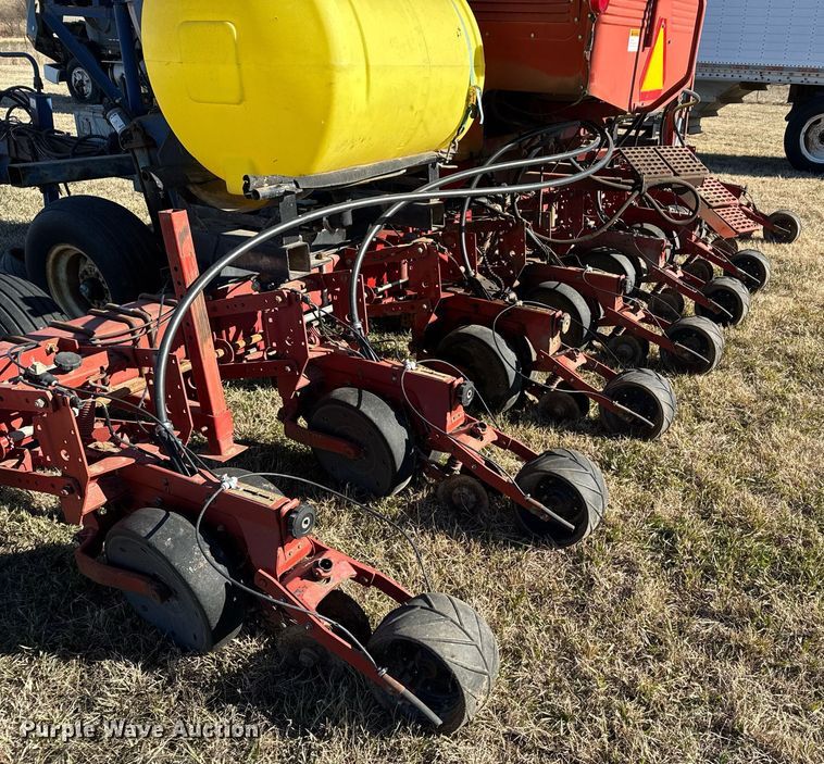image for item DX3898 Case IH 955 planter