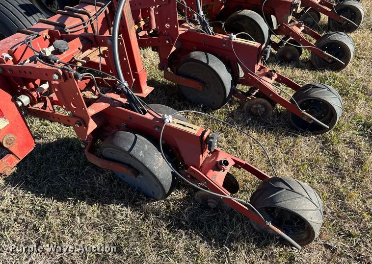 image for item DX3898 Case IH 955 planter