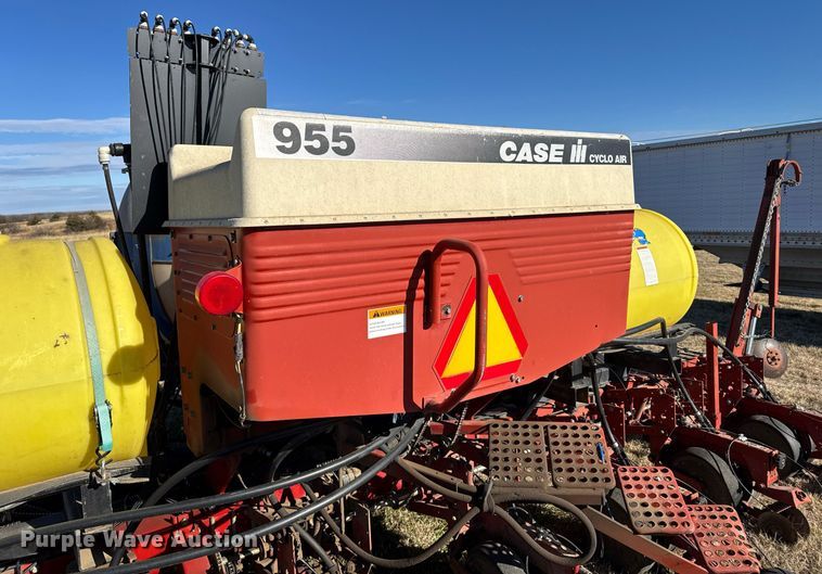 image for item DX3898 Case IH 955 planter