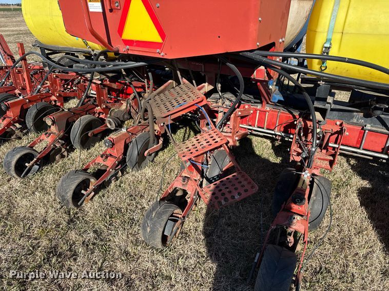 image for item DX3898 Case IH 955 planter