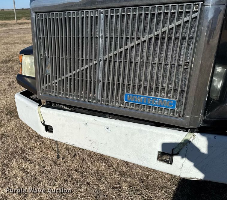 image for item DX3900 1989 White GMC semi truck