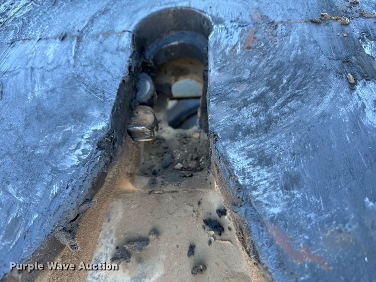 image for item DX3900 1989 White GMC semi truck