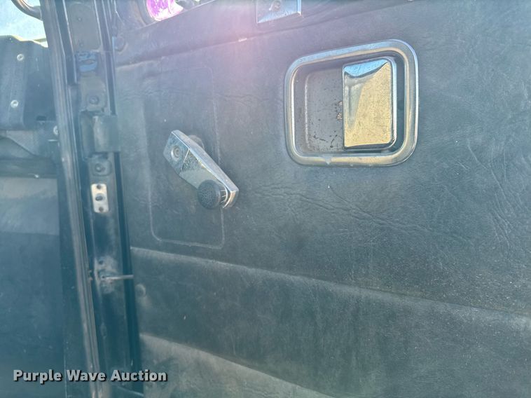 image for item DX3900 1989 White GMC semi truck