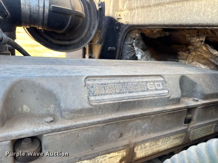 image for item DX3900 1989 White GMC semi truck