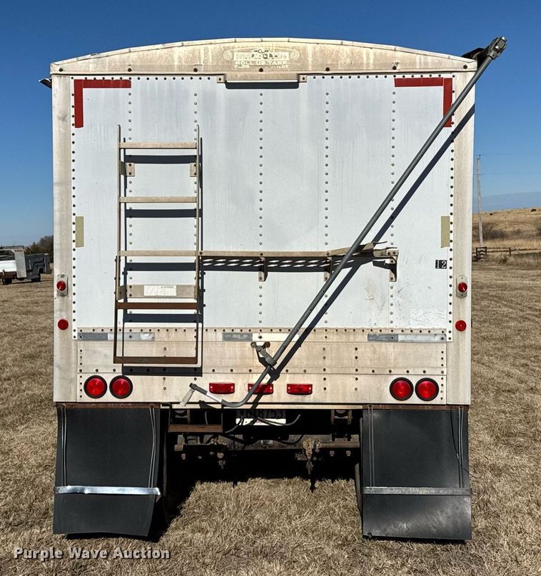 image for item DX3901 1992 Wilson DWH-200 grain trailer