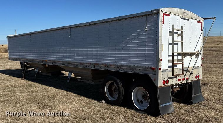 image for item DX3901 1992 Wilson DWH-200 grain trailer