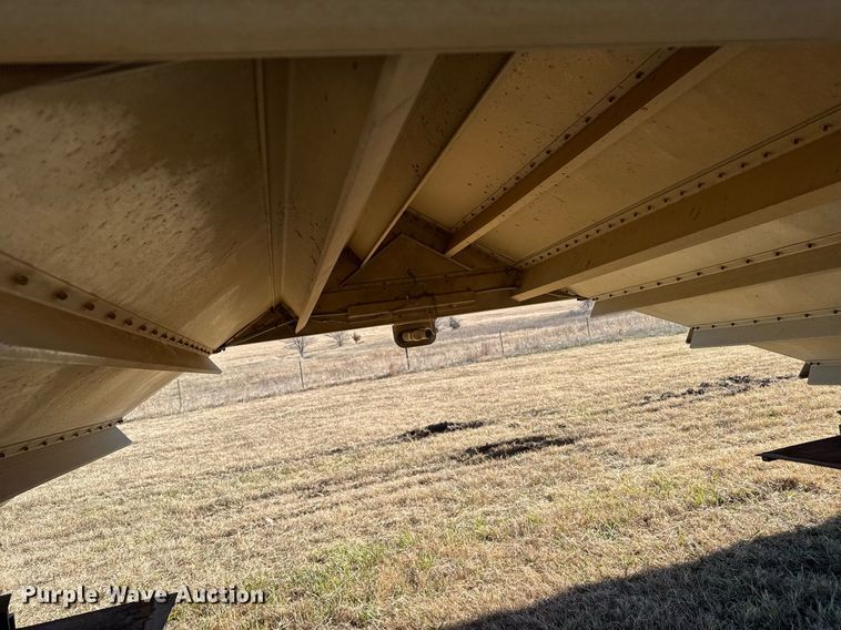 image for item DX3901 1992 Wilson DWH-200 grain trailer