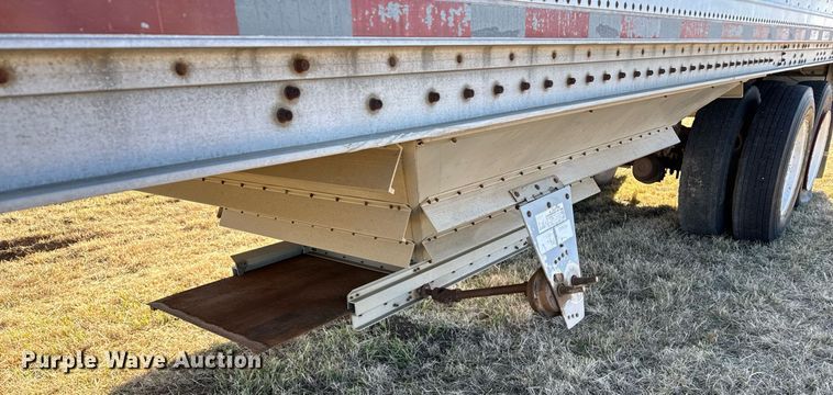 image for item DX3901 1992 Wilson DWH-200 grain trailer