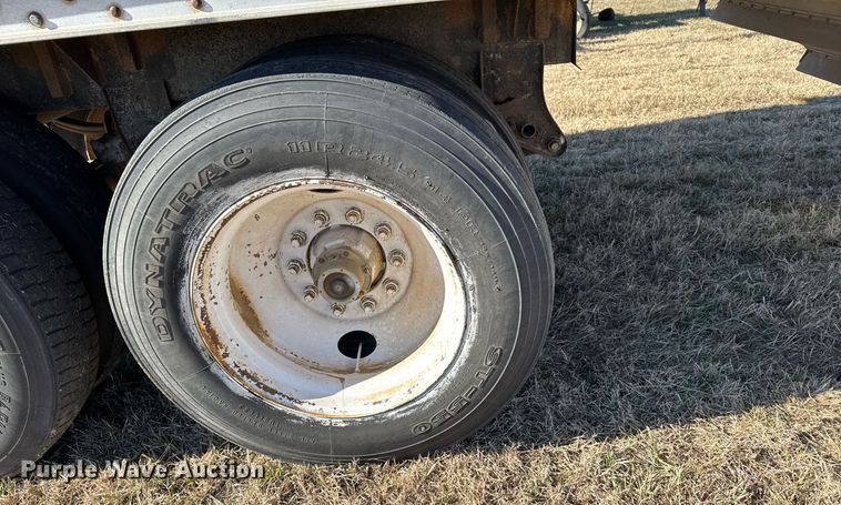 image for item DX3901 1992 Wilson DWH-200 grain trailer