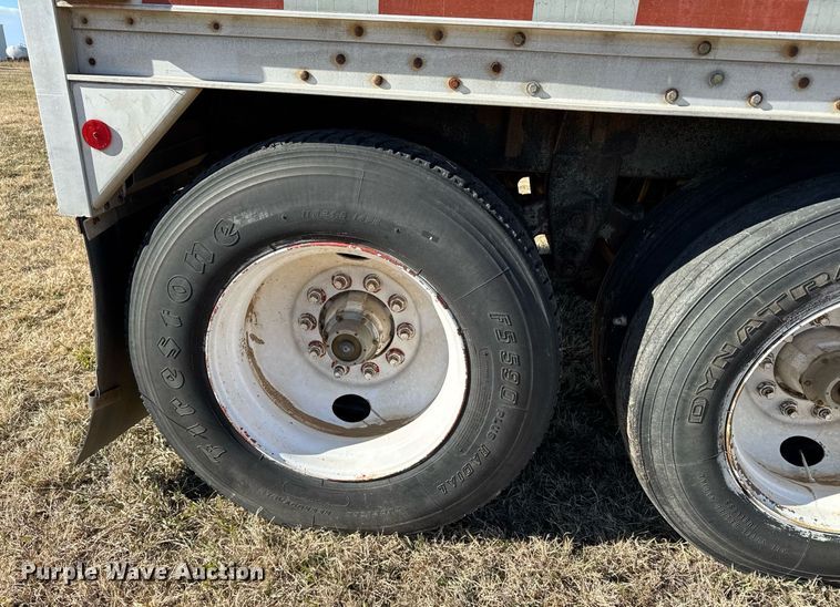 image for item DX3901 1992 Wilson DWH-200 grain trailer