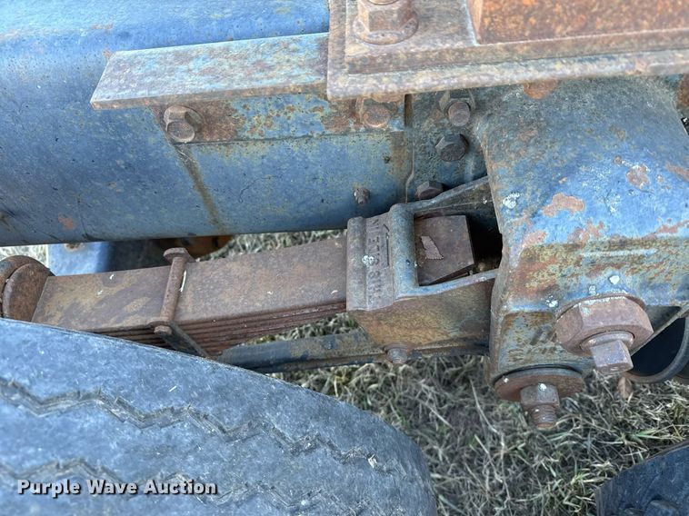 image for item DX3903 1982 International COF 9670 semi truck