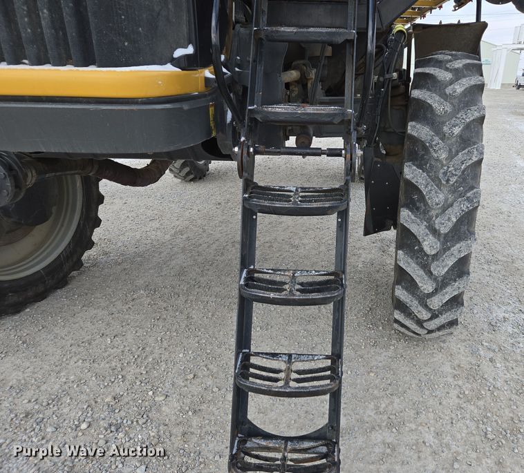 image for item EE7949 2015 Agco Rogator RG1100B sprayer