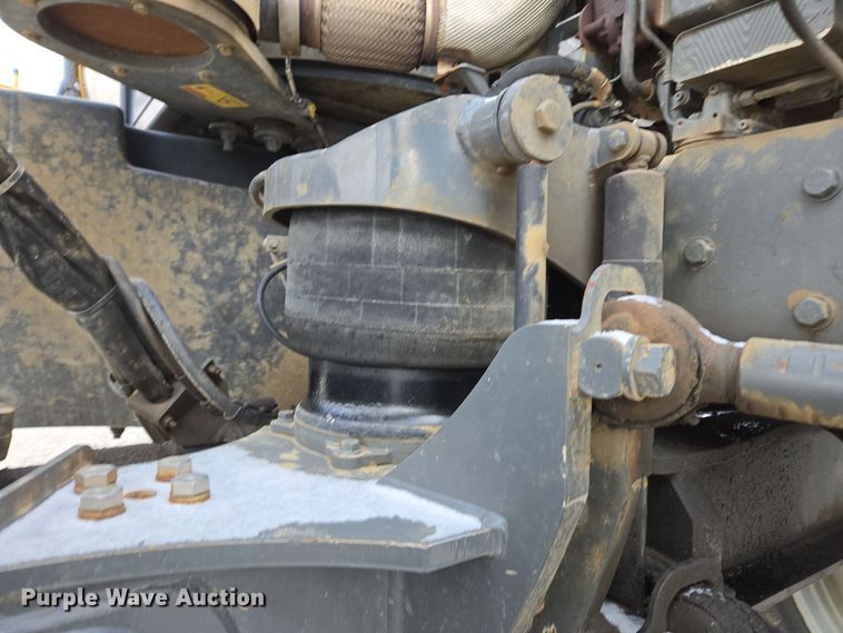 image for item EE7949 2015 Agco Rogator RG1100B sprayer