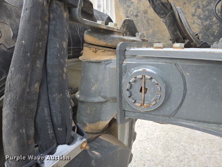 image for item EE7949 2015 Agco Rogator RG1100B sprayer