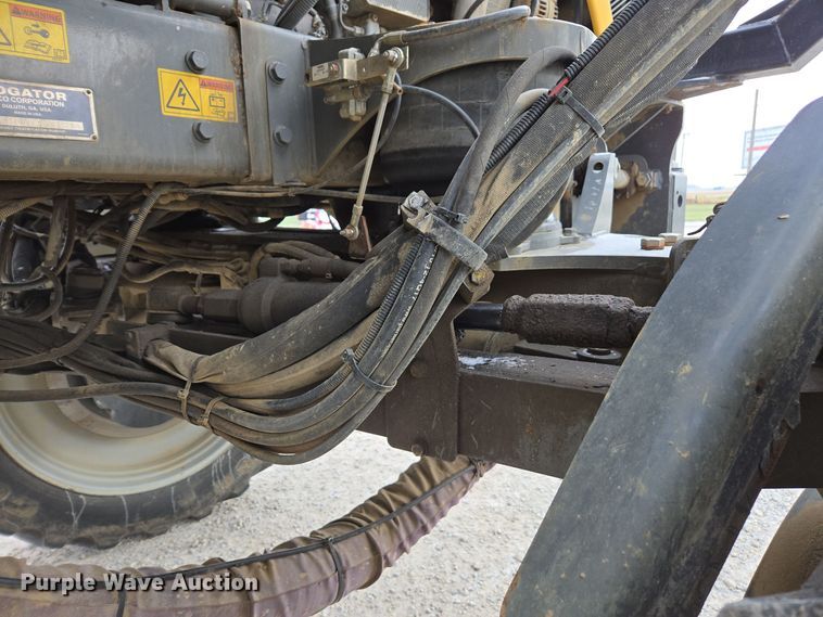 image for item EE7949 2015 Agco Rogator RG1100B sprayer
