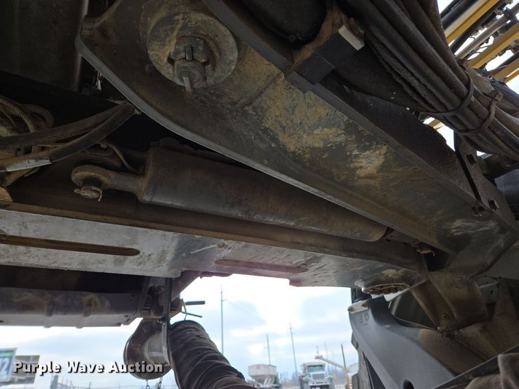 image for item EE7949 2015 Agco Rogator RG1100B sprayer