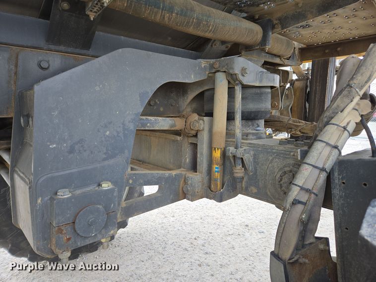 image for item EE7949 2015 Agco Rogator RG1100B sprayer