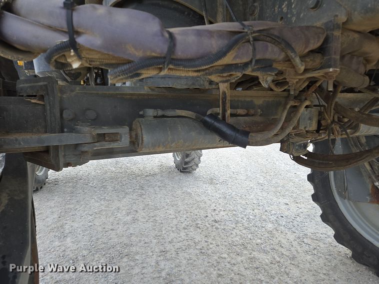 image for item EE7949 2015 Agco Rogator RG1100B sprayer