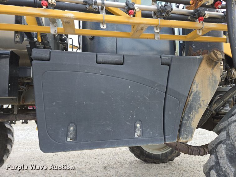 image for item EE7949 2015 Agco Rogator RG1100B sprayer