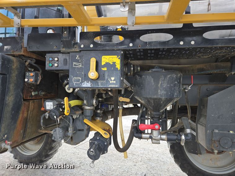 image for item EE7949 2015 Agco Rogator RG1100B sprayer