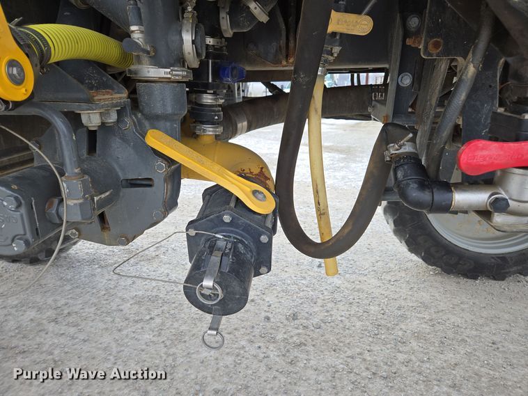 image for item EE7949 2015 Agco Rogator RG1100B sprayer