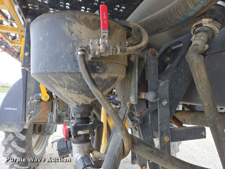 image for item EE7949 2015 Agco Rogator RG1100B sprayer