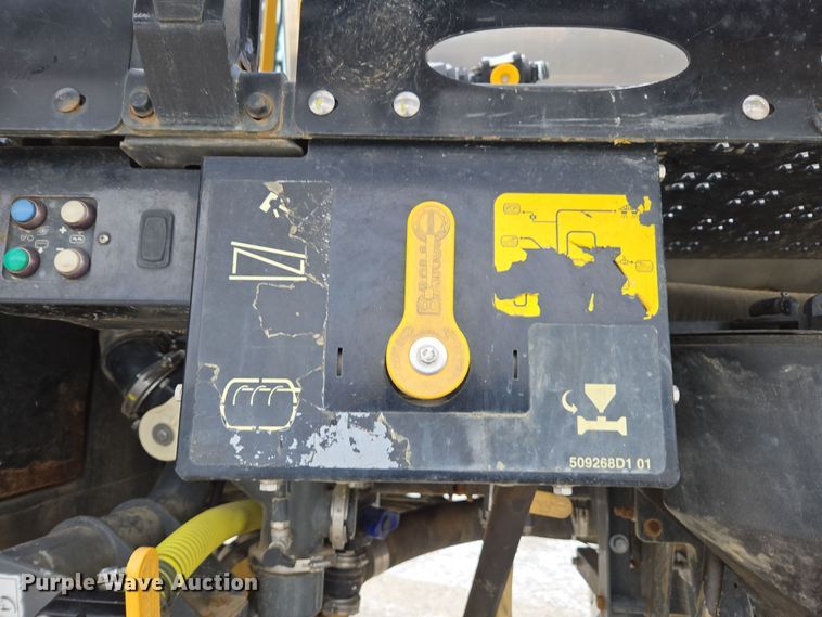 image for item EE7949 2015 Agco Rogator RG1100B sprayer