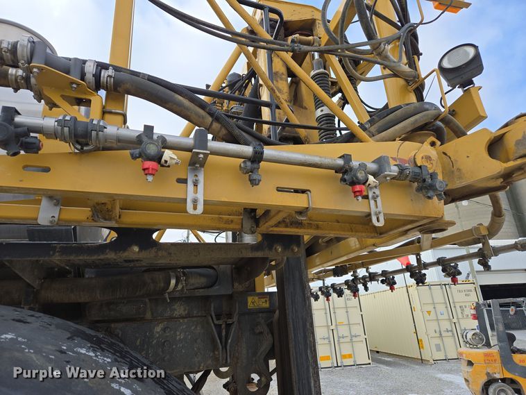 image for item EE7949 2015 Agco Rogator RG1100B sprayer