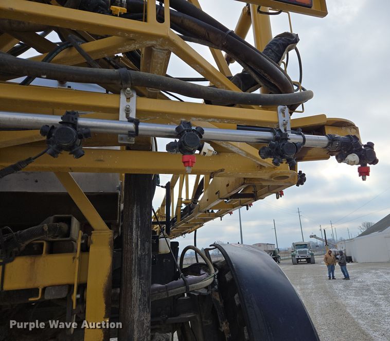 image for item EE7949 2015 Agco Rogator RG1100B sprayer