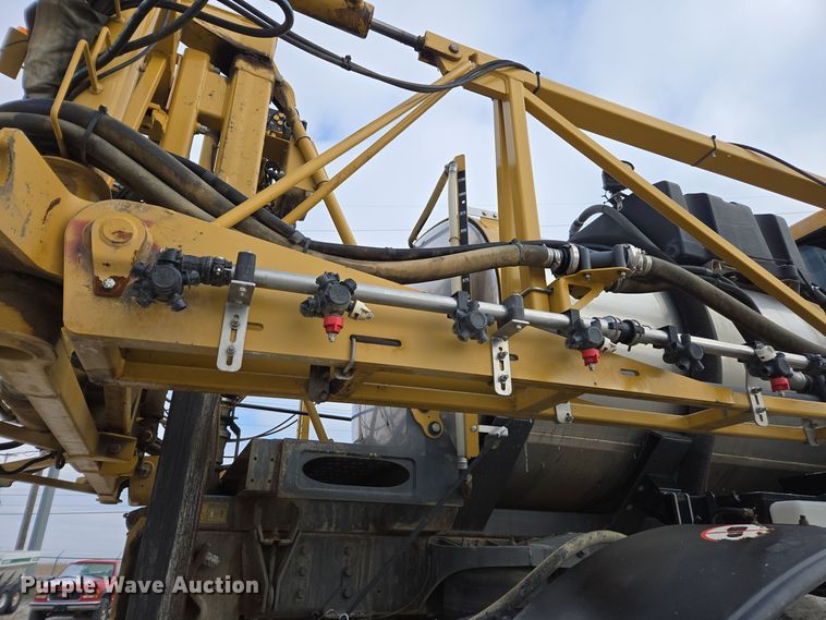 image for item EE7949 2015 Agco Rogator RG1100B sprayer