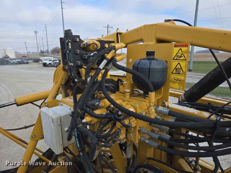 image for item EE7949 2015 Agco Rogator RG1100B sprayer