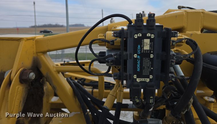 image for item EE7949 2015 Agco Rogator RG1100B sprayer