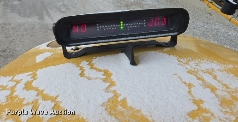 image for item EE7949 2015 Agco Rogator RG1100B sprayer