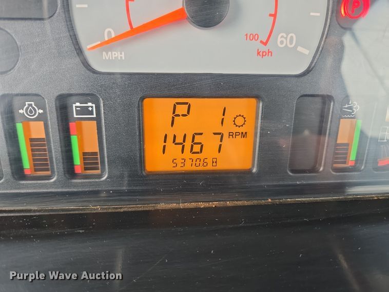 image for item EE7949 2015 Agco Rogator RG1100B sprayer