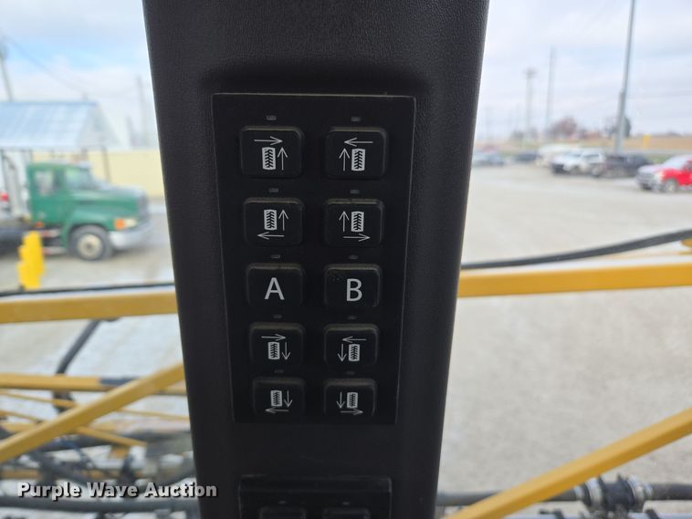 image for item EE7949 2015 Agco Rogator RG1100B sprayer