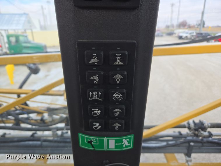 image for item EE7949 2015 Agco Rogator RG1100B sprayer