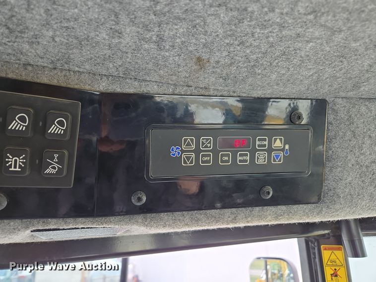 image for item EE7949 2015 Agco Rogator RG1100B sprayer