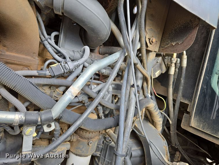 image for item EE7949 2015 Agco Rogator RG1100B sprayer