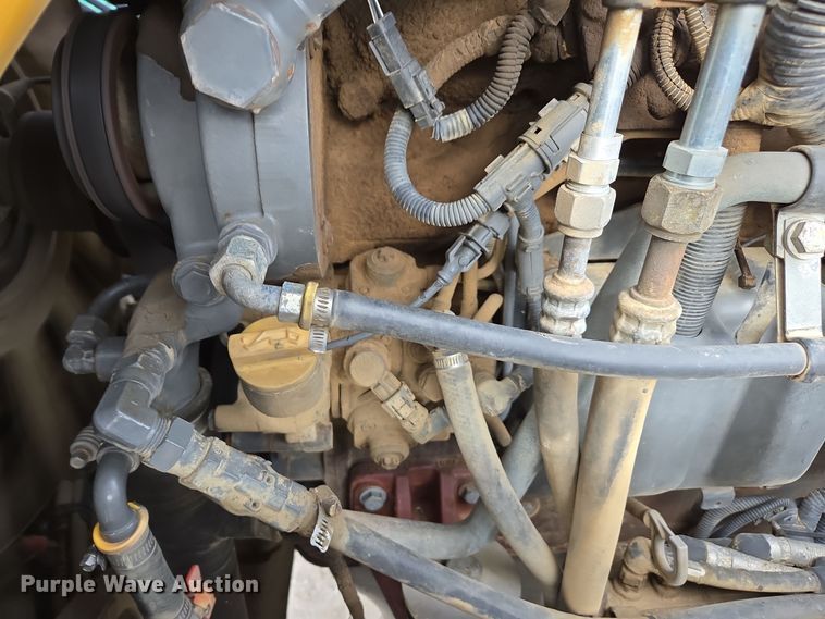 image for item EE7949 2015 Agco Rogator RG1100B sprayer