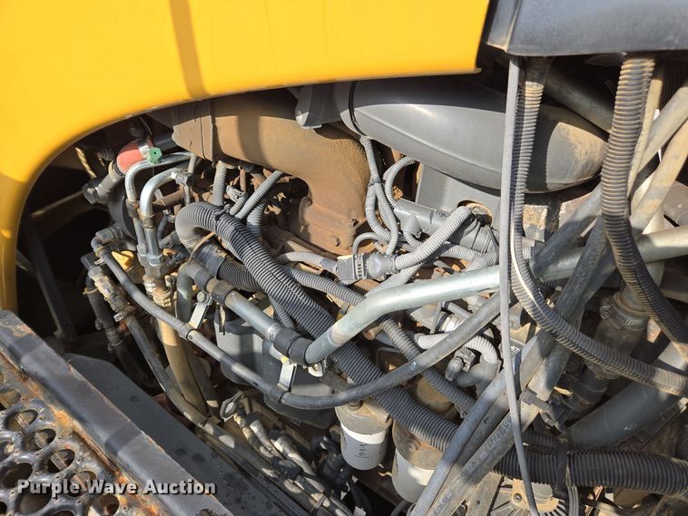 image for item EE7949 2015 Agco Rogator RG1100B sprayer