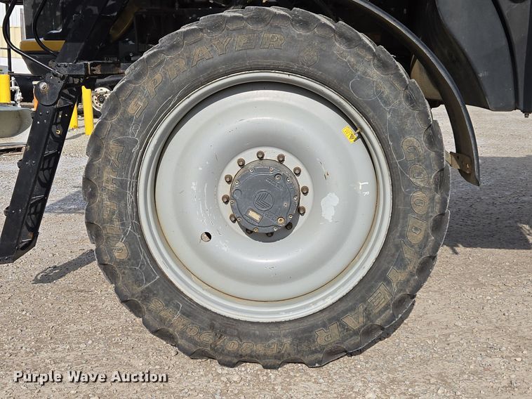 image for item EE7949 2015 Agco Rogator RG1100B sprayer